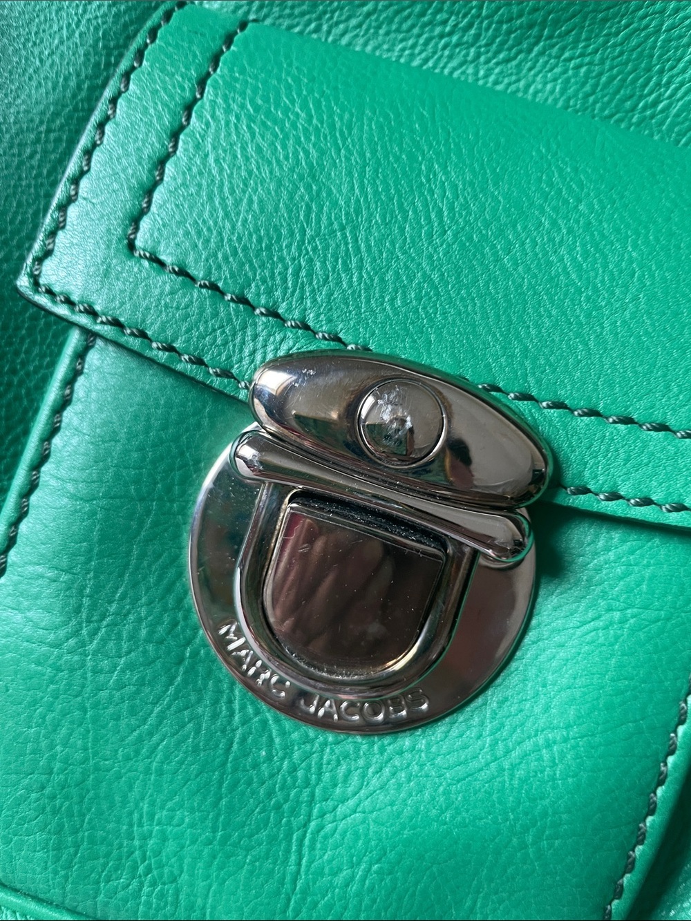 Marc Jacobs Emerald Green Leather Shoulder Bag with Front Pockets - Picture 14 of 14